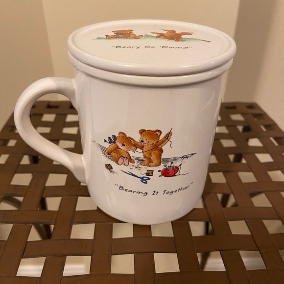 Hallmark Mug Mates 1985 “Bearing it Together” 3.5” - Picture 1 of 5